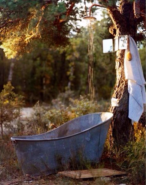 Old fashioned metal Bathtub  outside Outdoor Bathtub, Outdoor Tub, Outdoor Baths, Outdoor Bath, Have Inspiration, Outdoor Bathrooms, Soaking Tub, Outdoor Shower, Farm Life