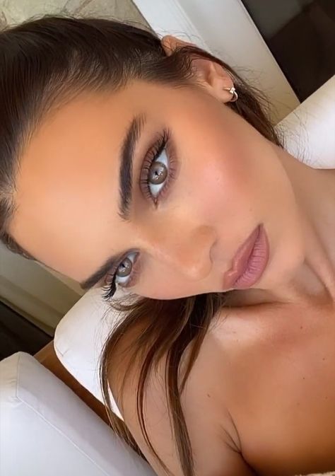 Kendall Jenner Makeup, Maquillage On Fleek, Natural Makeup For Brown Eyes, Jenner Makeup, Formal Makeup, Hot Makeup, Makijaż Smokey Eye, Models Makeup, Her Eyes