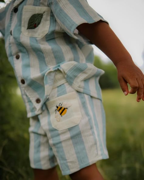 🍀🐞 LADYBIRD CHARM 🐞🍀 Our fun, gender-neutral set is perfect for breezy days! Featuring a light button-up shirt and shorts with embroidered ladybugs 🐞 and bees 🐝 on the pockets. A playful touch for every adventure! 💙✨ . . . #shirleybredal #luxurybabywear #organickids #kidsinstafashion #kidsfashionbook #kidsstyleinspo #kidsstylishoutfits #babystyles #toddlerfashioninsta #toddlerfashions #organickidswear #organickidsclothes #organicbabyclothes #babyboyoutfits #babygirloutfits #babyoutfitideas... Cod Set, Miniature Wardrobe, Baby Summer Clothes, Gender Neutral Kids Clothes, Magic Kids, Baby Dress Diy, Weaving For Kids, Magic For Kids, Organic Kids Clothes