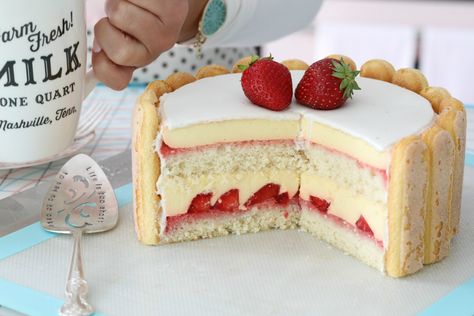 Passionfruit Mousse Cake With Strawberries - Passion 4 baking :::GET INSPIRED::: Mousse Cake Filling, Passionfruit Mousse, Passion Cake, Fruit Cake Filling, Strawberry Mousse Cake, Passion Fruit Cake, Passion Fruit Mousse, Cake With Strawberries, Mousse Cake Recipe