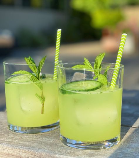 Chouquette Kitchen, Cucumber Basil, Cucumber Drink, Pool Drinks, Recipe For 1, Mezcal Cocktails, Basil Recipes, Classic Recipes, No Salt Recipes