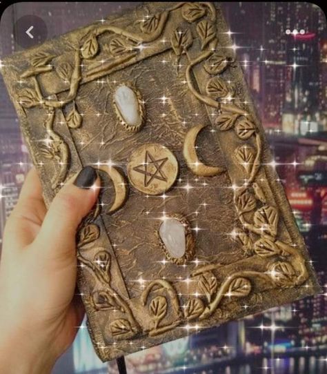 Halloween Spell Book, Halloween Spells, Book Cover Diy, Witch Diy, Book Of Shadow, Witchy Crafts, Baby Witch, Witch Books, Handmade Notebook