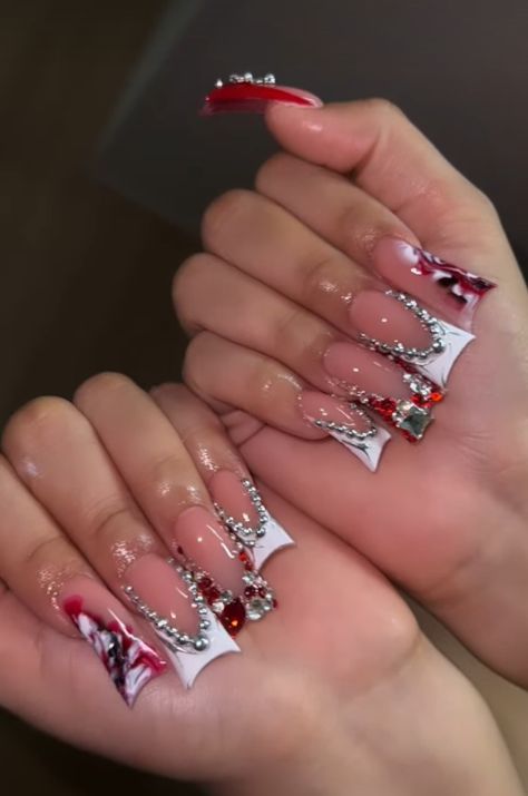 Cute Duck Nails Acrylic Long, Red Duck Nails Short, White Duck Nails Design, Star Duck Nails, Red And White Acrylic Nails Designs, Winter Duck Nails, Duck Birthday Nails, Red And Black Duck Nails, Red Duck Nails Acrylic