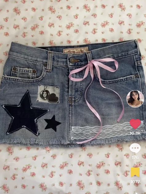 Custom Skirt Denim, Mini Presents, Thrift Flips, Diy Jacket, Diy Clothes Design, Thrift Flip, Diy Fashion Clothing, Fashion Revolution, Refashion Clothes