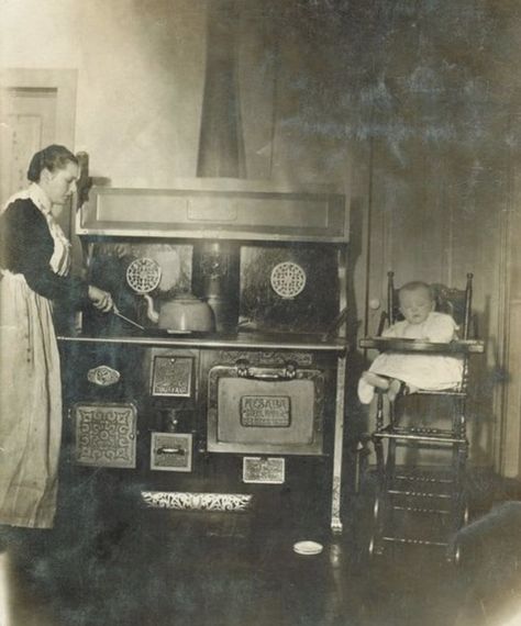 Alter Herd, Irish Costume, Old Stove, Vintage Stoves, Antique Stove, Victorian Interiors, Victorian Kitchen, Antique Kitchen, Vintage Interiors