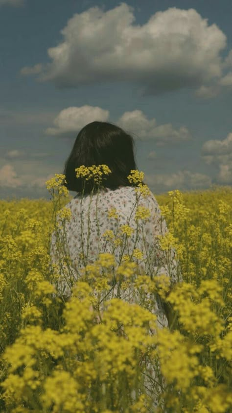 Canola Field Photoshoot, Friends Dps, Nature Dp, Life Could Be A Dream, Canola Field, Moon And Stars Wallpaper, Nature Film, Dotted Drawings, Aesthetic Image