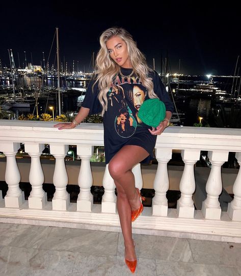 Mary Bedford on Instagram: “Drunk nights in Palma😂🧡✌🏽@boohoomanofficial ad” Summer Outfit Night Out, Mary Bedford Outfits, Hot Birthday Outfit, Mary Bedford, Summer Vegas Outfit Ideas, Platform Boots Miami Night, Ibiza Outfit, Holiday Night Outfits, Cute Vegas Outfits