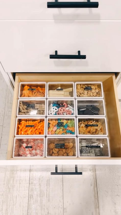 Candy Drawer, Snack Drawer, Snack Organizer, Pantry Organisation, House Organisation, Kitchen Organization Pantry, Kitchen Organisation, Organisation Hacks, Fridge Organization