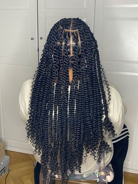 Big passion twists with loose ends. Black girl aesthetic Big Passion Twists, Large Passion Twists, Passion Twists, Loose Ends, Braids, Twist, Hair, Black, Plaits