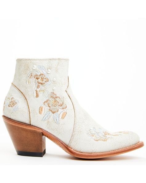 Shyanne Women's Carine Crackadela Floral Western Fashion Booties - Round Toe , White Holiday Boots, Boot Barn, Modern Western, Handmade Boot, Fashion Heels, Western Style, Western Boots, Western Fashion, Cowboy Boots