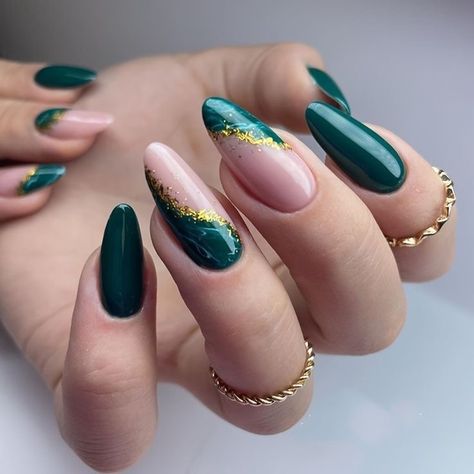 Nail Ideas Acrylic Dark Colors, Emerald Nails, Xmas Nails, Fabulous Nails, Long Acrylic Nails, Gold Nails, Perfect Nails, Green Nails, Holiday Nails