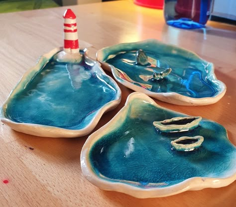 Pottery Sea Creatures, Clay Crafts Ocean, Clay Ocean Art, Ocean Clay Ideas, Clay Boat, Ocean Ceramics, Ocean Pottery, Ceramic Boat, Whale Ceramic