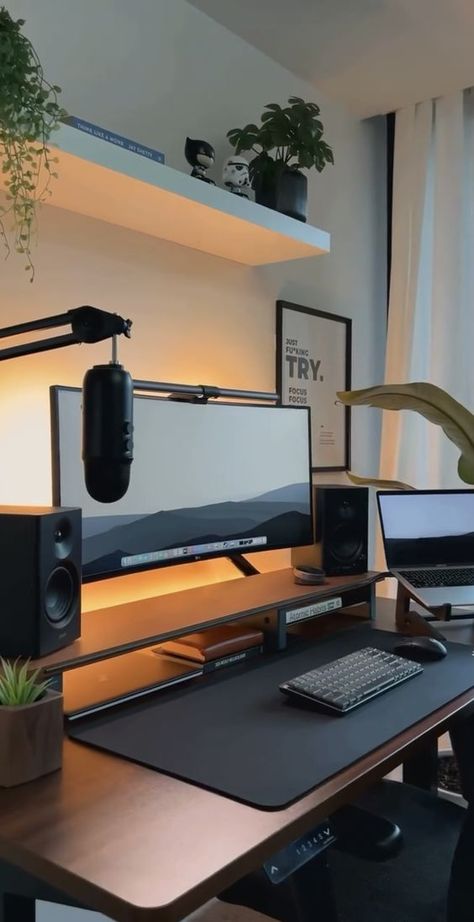 Mens Pc Setup, It Desk Setup, Aesthetic Work Station, Smart Desk Design, Aesthetic Desktop Setup, Desktop Setup Aesthetic, Desk Aesthetic Study, Desktop Setup Ideas, Pc Desk Setup