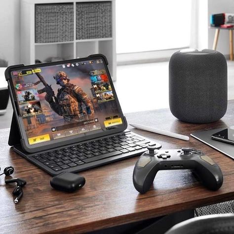 Ipad Desk, Gaming Desk Setup, Best Gaming Setup, Computer Gaming Room, Computer Desk Setup, Desktop Setup, Video Game Rooms, Apple Technology, Mobile Gaming