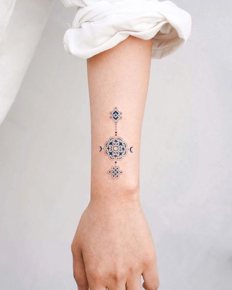 Blue Ink Tattoos, Tibetan Tattoo, Persian Tattoo, Best Tattoo Ever, Typography Tattoo, Filigree Tattoo, Armband Tattoos, Tattoo Parlor, Getting Bored