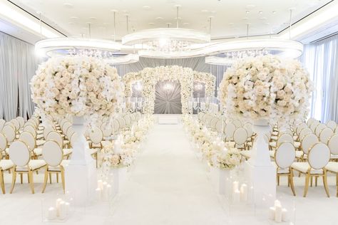 Wedding Ceremony Decorations Indoor, White Wedding Ceremony, White Wedding Decorations, Dream Wedding Reception, Wedding Hall Decorations, Extravagant Wedding, White Wedding Theme, All White Wedding, Las Vegas Wedding