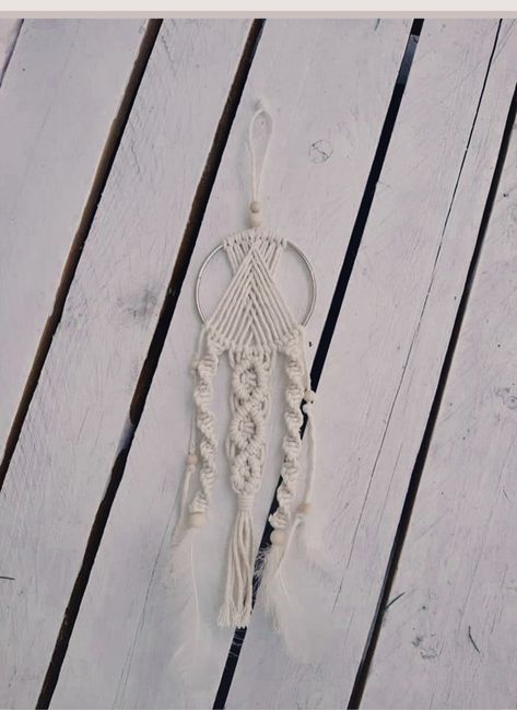 Mini Dream Catcher, Mini Dreamcatcher, Macrame Mini, Macrame Dreamcatcher, Small Macrame, Stick Crafts, Knots Diy, Macrame Design, Dreamcatchers