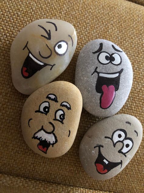 Faces Painted On Rocks, River Stones Crafts, Feelings Faces, Ladybug Rocks, Stone Pictures Pebble Art, Art Coquillage, Rock Painting Tutorial, Pebble Art Family, Home Decor Painting