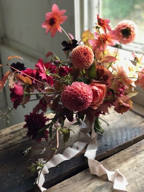 Chrysanthemums Party Elements, Autumn Bridal, Bridal Bouquet Fall, Party Trends, English Country Gardens, Gorgeous Gardens, Country Gardening, Flower Farm, Ikebana