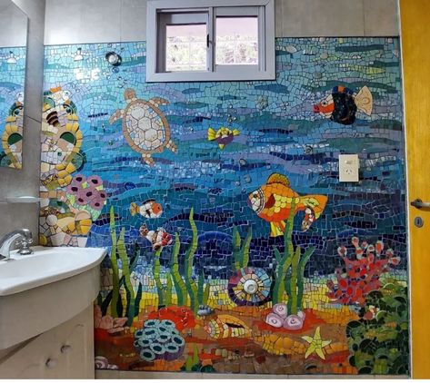 Mosaic Sea Life, Fish Tiles, Mosaic Art Diy, Mosaic Flower Pots, Mosaic Garden Art, Mosaic Birds, Mosaic Art Projects, Mosaic Tile Art, Mosaic Murals