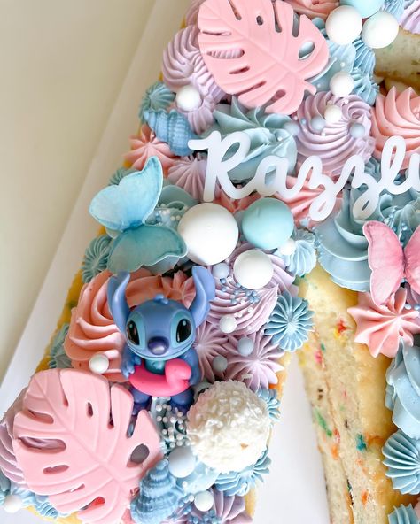 🌸Razzlyn’s Stitch Cake 🌸 #stitch#stichcake#numbercake#lettercake#stitchnumbercake#cake#cakesofig#lasvegascakes#lasvegas Cake Stitch, Stitch Cake, Number Cake, Number Cakes, Letter R, May 11, Cake Decorating, Biscuits, Las Vegas