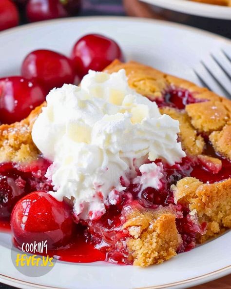 3-Ingredient Cherry Dump Cake Cherry Dump Cake Recipe, Fruit Pie Filling, Cherry Dump Cake, Cooking Fever, Types Of Pie, Dump Cake Recipe, Vegetarian Cake, Creamy Potato, Dump Cake Recipes