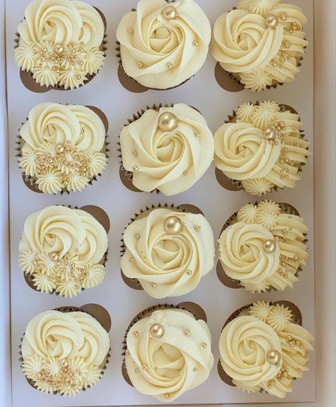 All White Cupcake Decoration, White And Gold Cupcakes Birthdays, Gold Flake Cupcakes, Gold Decorated Cupcakes, White Frosting Cupcake Designs, 50 Anniversary Cupcakes, Golden Wedding Anniversary Cupcakes, Golden Anniversary Cupcakes, Cream And Gold Cupcakes