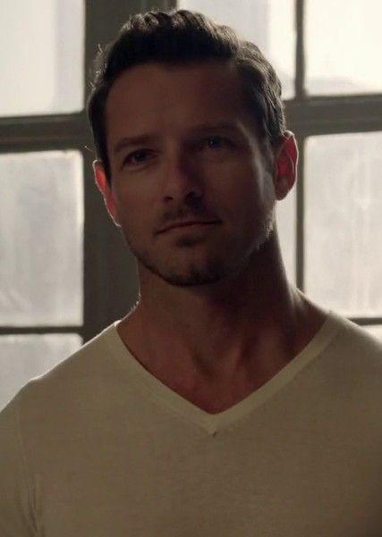 Peter Hale (Soulmates) Teen Wolf Peter, Ian Bohen, Teen Wolf Ships, Peter Hale, Wolf Character, Teen Wolf Funny, Teen Wolf Mtv, Teen Tv