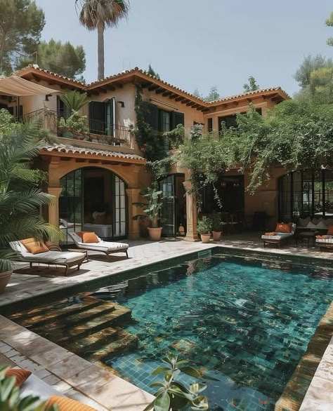 Italian House Aesthetic, Meditterean House, Tuscan Style Homes, Mansion Exterior, Styling Tricks, Best Home Design, Coastal House Plans, Architecture Model House, Countryside House