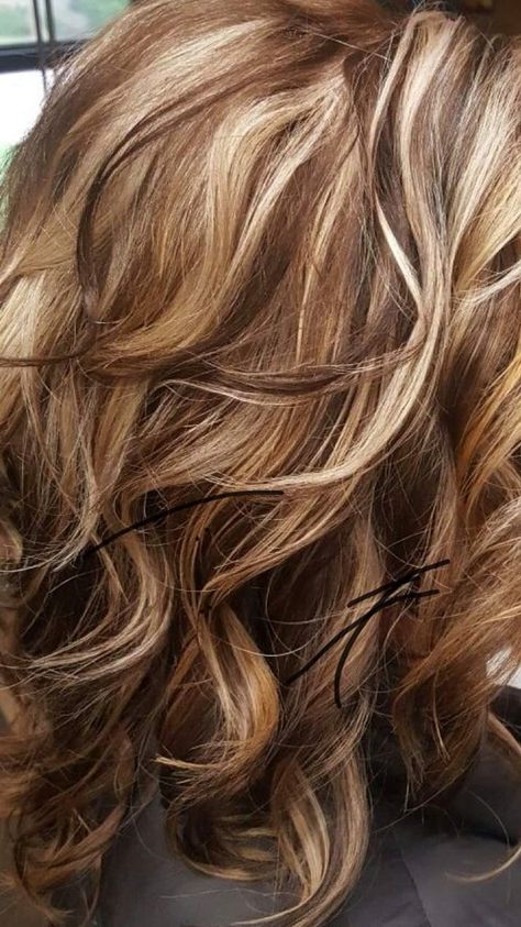 Chunky Lowlights, Tri Color Hair, Gigi Hair, Summer Brunette, Pickle Soup, Red Hair With Blonde Highlights, Curly Blonde Hair, Fall Blonde Hair, Highlighted Hair