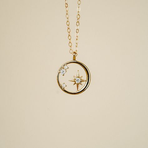 English Notes, Gold Star Necklace, Diamond Star Necklace, Stars Necklace, Galaxy Necklace, Star Necklace Gold, Necklace Ideas, Zirconia Necklace, Celestial Necklace