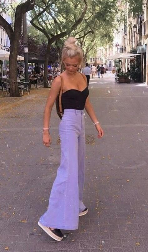 Purple Flare Jeans Outfit, Summer Flares Outfit, Fits With Purple Pants, Hslot Purple Outfit, Purple Pants Outfit Summer, Outfit Ideas Purple Pants, Purple Jeans Outfit Ideas, Purple Flare Jeans, Styling Purple Jeans