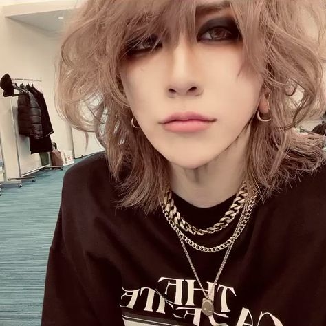 Gazette Ruki, The Gazette Band, Ruki The Gazette, Kei Visual, The Gazette, Human Poses Reference, Visual Kei, Wedding Makeup, Gq