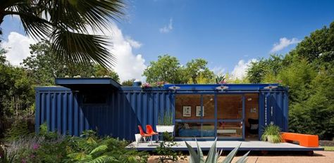 guesthouse in a 40 ft. container Container Home Designs, Container Homes For Sale, Cargo Container Homes, Shipping Container Cabin, Storage Container Homes, Container Cabin, Container Buildings, Building A Container Home, Container Architecture