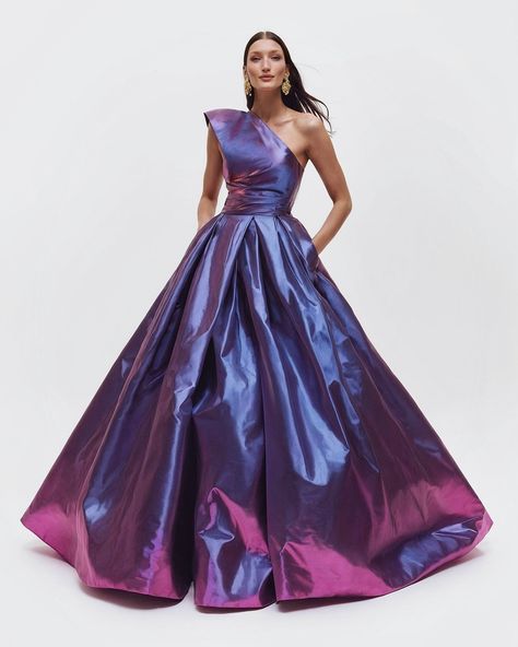 Introducing a ready to ship size 6-8 couture creation: a one-of-a-kind, two-tone purple and hot pink taffeta ball gown! This gown features hidden lacing and a crinoline structure under the skirt, keeping it both poofy and easy to walk in. Despite its voluminous look, it’s incredibly light and comfortable to wear. The symmetrical hemline adds a modern twist to the classic ball gown silhouette, making it perfect for any special occasion. Let me know what you think of this bold and elegant des... Talk Show Host, Date Night Fashion, Disney Couture, Taffeta Fabric, Couture Sewing Techniques, Kids Couture, Couture Sewing, Royal Blue Color, Couture Gowns