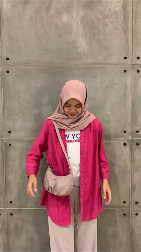 #outfit #cewekue Hijab Ootd, One Set, Indonesia, Ootd