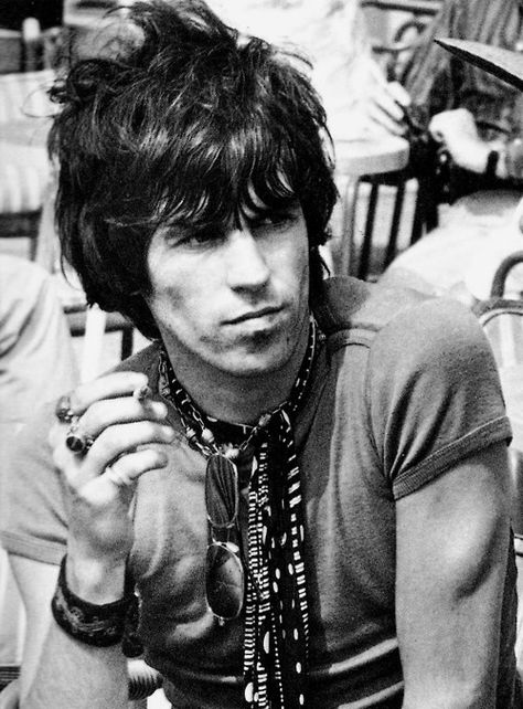 Keith Richards Style 70s, 70s Icons, Style Reference, We Will Rock You, Musica Rock, Rock N’roll, I'm With The Band, Keith Richards, Mick Jagger