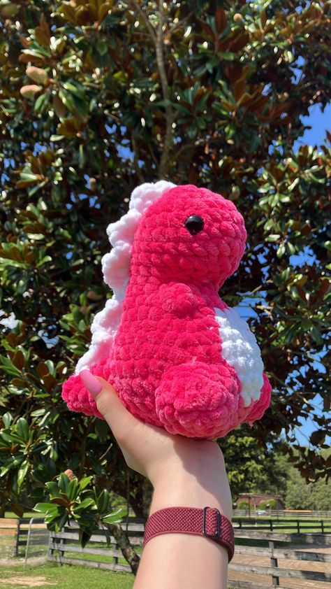 Crochet With Red Yarn, Red Crochet Ideas, Red Amigurumi, Fluffy Crochet, Crochet Dinosaur Patterns, Crochet Plushies, Crochet Barbie, Easy Crochet Animals, Crochet Dinosaur