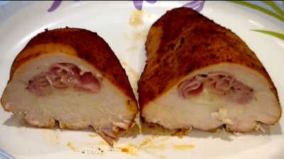 Gouda Stuffed Chicken, Wood Fired Cooking, Barbeque Recipes, Sausage Dishes, Traeger Recipes, Smoked Meat Recipes, Smoked Meats, Smoked Cheese, Chicken Cordon