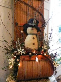 Awesome use of an old sled! I would add and take away some stuff but I like the old sled used as a decoration. Love it!! Christmas Sled, Front Door Christmas Decorations, Prim Christmas, God Father, Winter Decorating, Winter Decorations, Christmas Sleigh, Christmas Porch, Christmas Door Decorations