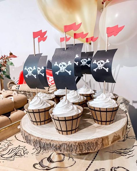 Pirate Party - Ahoy, Mateys! | CatchMyParty.com One Piece Party Ideas, Laa Vegas, Pirate Party Cake, Pirate Party Ideas, Pirates Birthday Party Ideas, Pirate Cupcakes, Pirates Birthday Party, Pirate Party Decorations, Mermaid Pirate Party