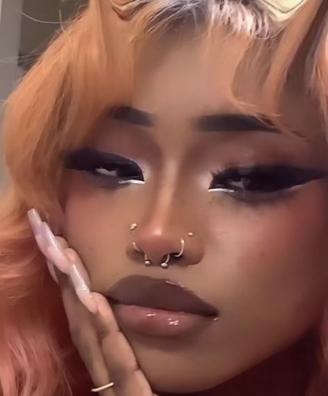 Double Nose Piercing, Cute Nose Piercings, Medusa Piercing, Pretty Ear Piercings, Face Piercings, Cool Piercings, Brown Skin Makeup, Clap Back, Facial Piercings