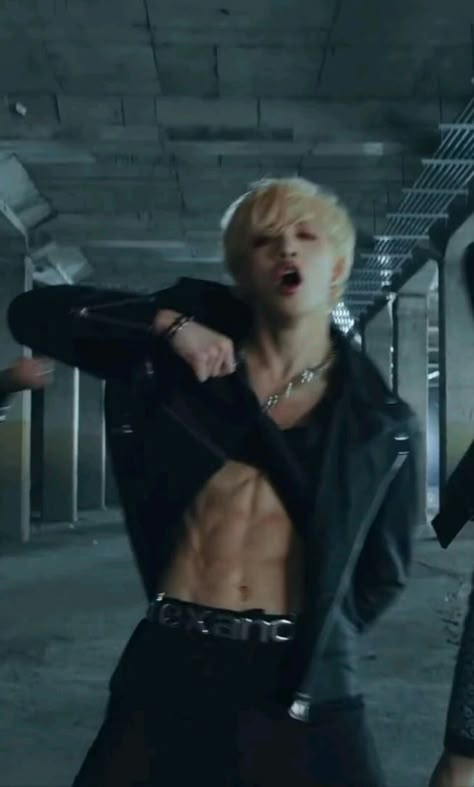 Bangchan No Shirt, Bang Chan Abs, What Is Kpop, Chan Bangchan, Christopher Bang, Stray Kids Chan, Chris Chan, Skz In Cute, Homeless Children