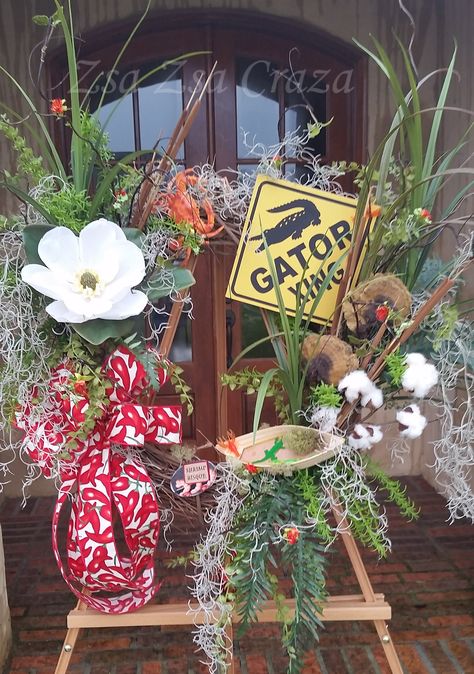 Louisiana Bayou Theme Party, Cajun Themed Decor, Cajun Christmas Decorations Louisiana, Cajun Decorations Ideas, Cajun Party Decorations, Cajun Themed Party Ideas, Louisiana Themed Party, Louisiana Thanksgiving, Cajun Christmas Decorations