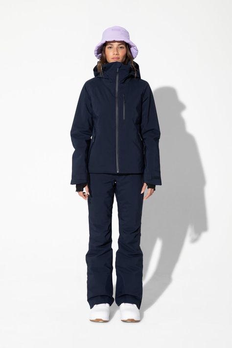 Mountain performance. Feel-good design. – Halfdays Navy Ski Outfit, Ski Outfit Inspo Women, Ski Clothing For Women, Ski Jacket Aesthetic, Woman Ski Outfit, What To Wear In The Snow, Puffer Ski Jacket, Snowboard Women Outfit, Blue Ski Outfit