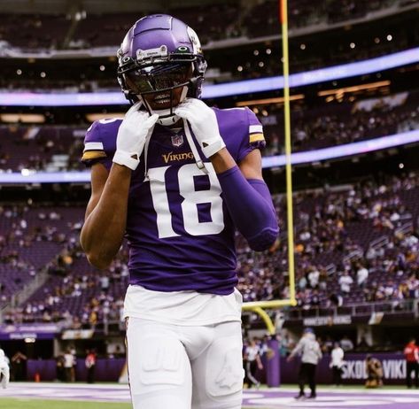 Jjetas Pfp, Justin Jefferson Wallpaper Aesthetic, Nfl Pfp Aesthetic, Jjetas Wallpaper, Justin Jefferson Pfp, Justin Jefferson Aesthetic, Justin Jefferson Wallpaper, Nfl Pfp, Minnesota Vikings Wallpaper