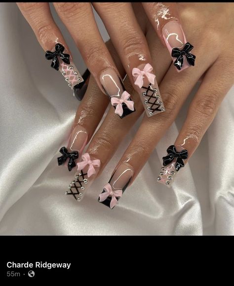 Emo Coquette Nails, Black And Pink Bow Nails, Cocette Nail Ideas, Coquette Nails Black, Corset Nails Designs, Coquette Valentines Nails, Black Coquette Nails, Black Bow Nails, Dark Coquette Nails