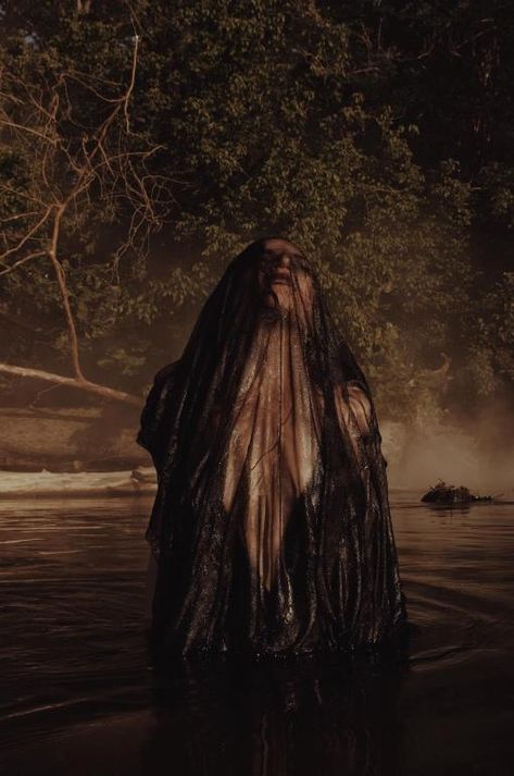 Spooky Shoot, Solitary Witch, Murky Water, Swamp Witch, Vibe Mood, Spooky Ideas, Witch Photos, Horror Photography, Lake Photoshoot