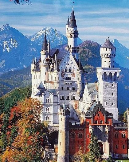 Neuschwanstein Castle, Bavaria, Germany 🇩🇪 This iconic view of Neuschwanstein Castle showcases its fairytale-like architecture nestled in the Bavarian Alps. Surrounded by lush forests and set against a backdrop of snow-capped mountains, the castle's turrets and spires rise majestically, evoking a sense of fantasy and grandeur. Built by King Ludwig II, Neuschwanstein is one of Germany's most famous landmarks and a symbol of romanticism. Castle Bavaria, Bavarian Alps, European Castles, Neuschwanstein Castle, Snow Caps, Bavaria Germany, Famous Landmarks, Living Forever, Bavaria