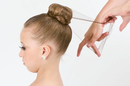 Ballet Bun Kids, Ballet Hair, Kids Net, Ballet Classes, Ballet Bun, Bobby Pin Hairstyles, Kid N Teenagers, Classical Ballet, Ballet Class